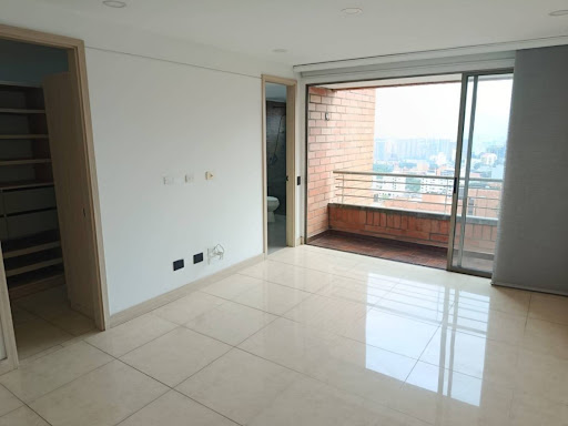 Apartamento en arriendo en La Tomatera, Medellín · foto 8 de 24