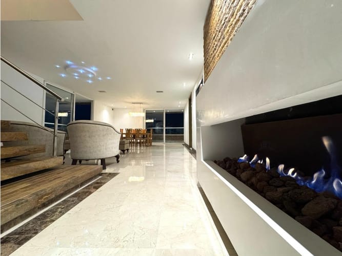 Apartamento de 5 alcobas en arriendo en Laureles, Medellín, 444 m² · foto 3 de 24