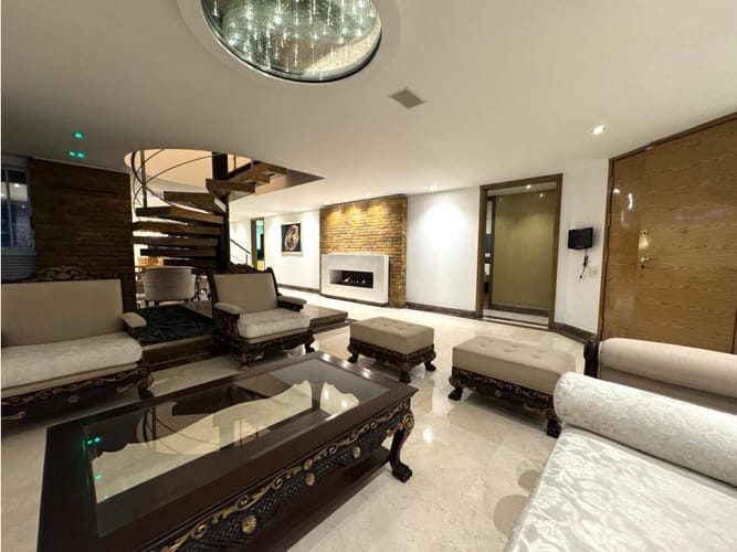 Apartamento de 5 alcobas en arriendo en Laureles, Medellín, 444 m² · foto 5 de 24