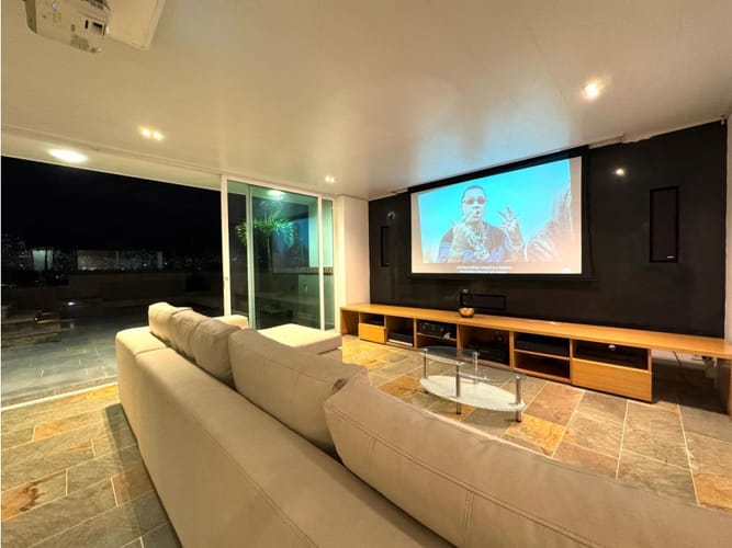 Apartamento de 5 alcobas en arriendo en Laureles, Medellín, 444 m² · foto 7 de 24