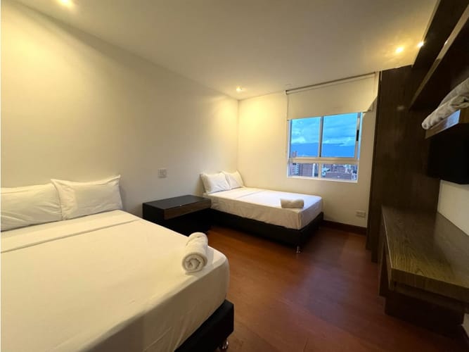 Apartamento de 5 alcobas en arriendo en Laureles, Medellín, 444 m² · foto 9 de 24