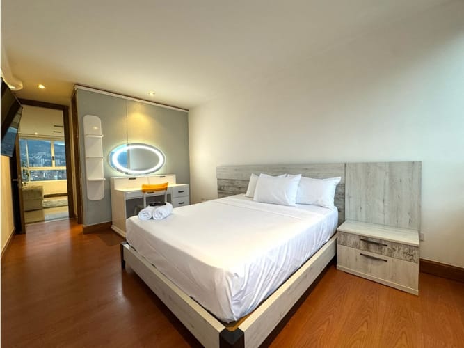 Apartamento de 5 alcobas en arriendo en Laureles, Medellín, 444 m² · foto 10 de 24
