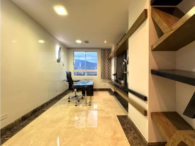 Apartamento de 5 alcobas en arriendo en Laureles, Medellín, 444 m² · foto 15 de 24