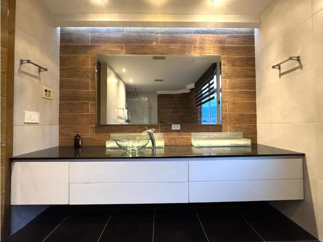 Apartamento de 5 alcobas en arriendo en Laureles, Medellín, 444 m² · foto 16 de 24