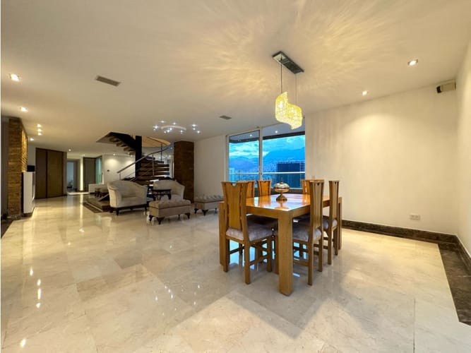 Apartamento de 5 alcobas en arriendo en Laureles, Medellín, 444 m² · foto 23 de 24