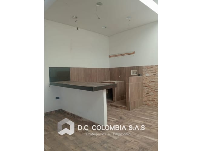 Casa de 7 alcobas en venta en Portachuelo, Girardot, 156 m² · foto 3 de 11