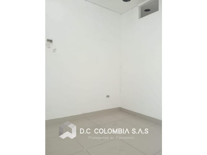 Casa de 7 alcobas en venta en Portachuelo, Girardot, 156 m² · foto 4 de 11