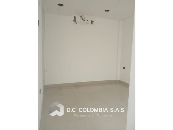 Casa de 7 alcobas en venta en Portachuelo, Girardot, 156 m² · foto 5 de 11
