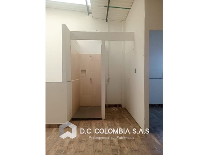 Casa de 7 alcobas en venta en Portachuelo, Girardot, 156 m² · foto 6 de 11