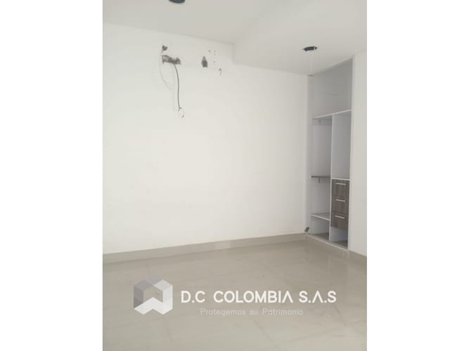 Casa de 7 alcobas en venta en Portachuelo, Girardot, 156 m² · foto 8 de 11