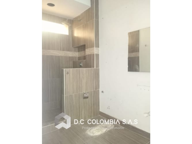 Casa de 7 alcobas en venta en Portachuelo, Girardot, 156 m² · foto 9 de 11