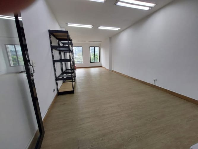 Local en arriendo en El Poblado, Medellín, 35 m² · foto 3 de 9