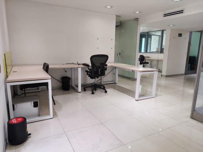 Oficina en arriendo en Centenario, Cali, 204 m² · foto 3 de 19