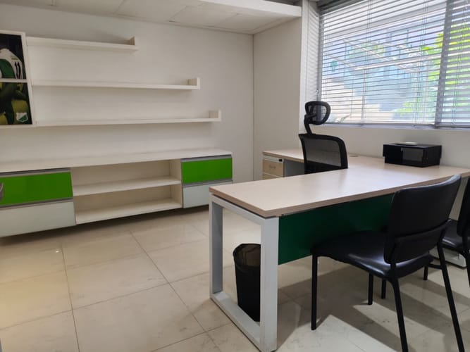 Oficina en arriendo en Centenario, Cali, 204 m² · foto 7 de 19