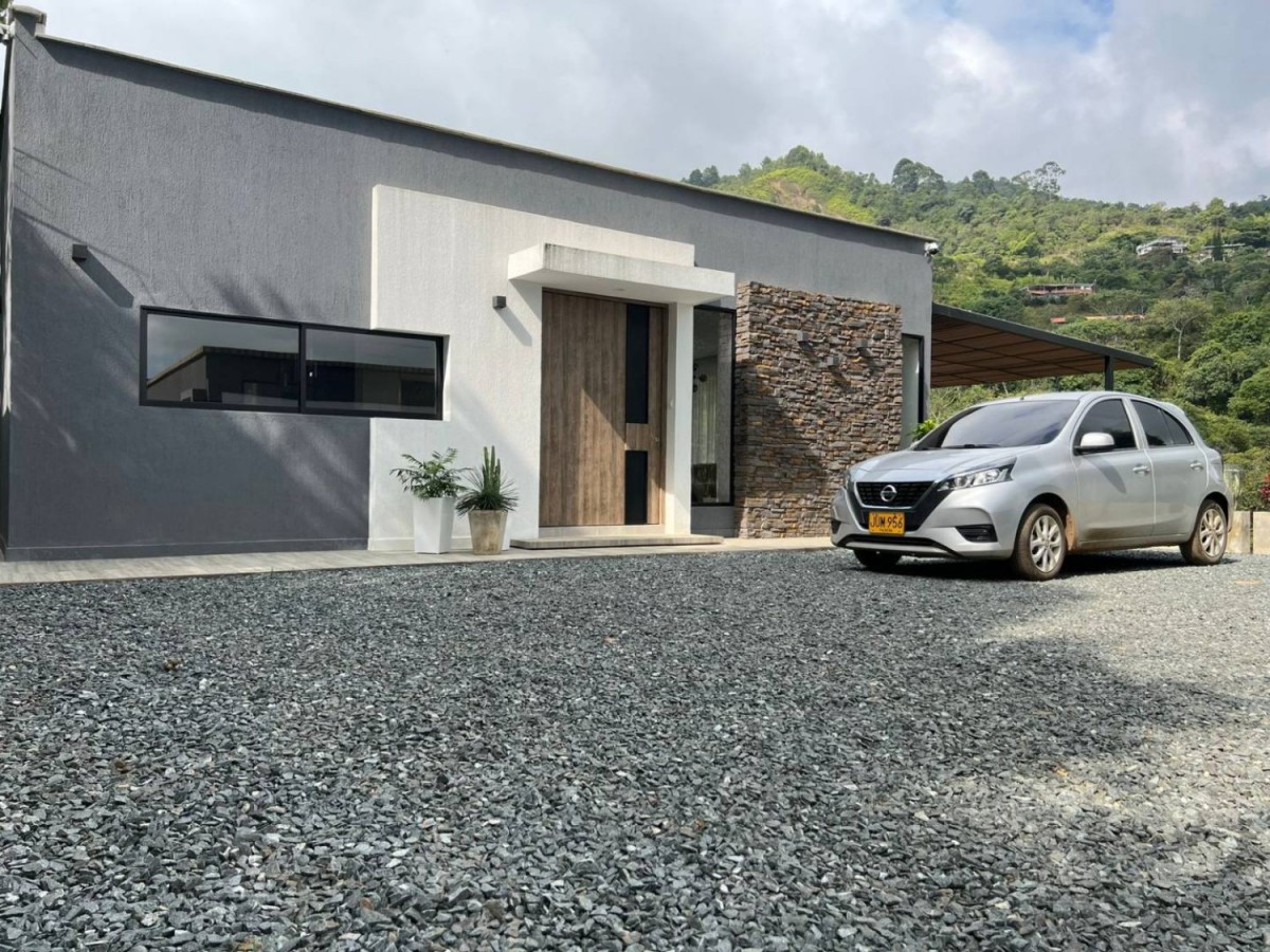 Casa Campestre en Arriendo en Ciudad jardin, Cali en Ciudad Jardin