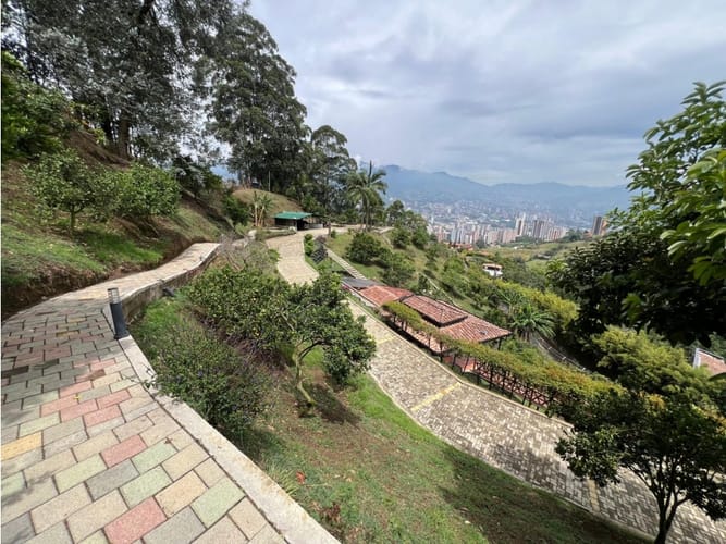 Casa de 5 alcobas en venta en La Doctora, Sabaneta, 481 m² · foto 4 de 17