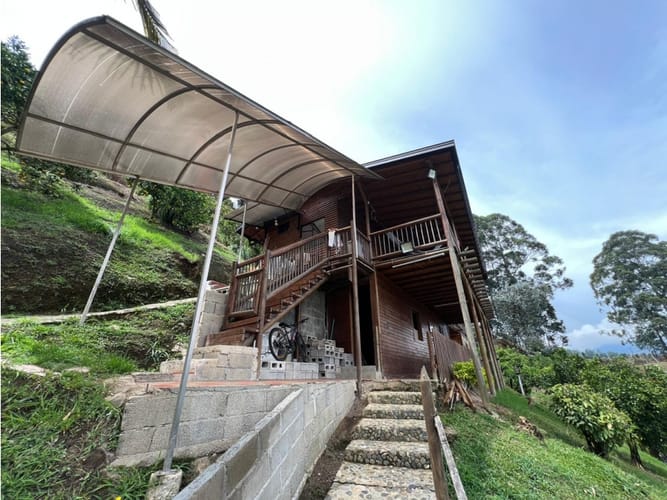 Casa de 5 alcobas en venta en La Doctora, Sabaneta, 481 m² · foto 11 de 17