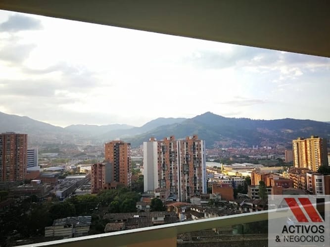 Apartamento de 3 alcobas en venta en Las Lomitas, Sabaneta, 78 m² · foto 2 de 3