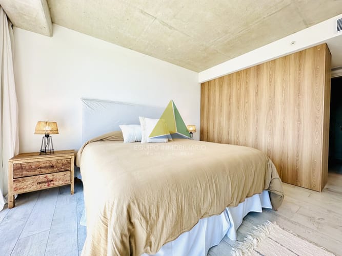 Moderno Apartamento de 1 Dormitorio en suite piso alto en Venta de Torre Surfside Village, Punta del Este - Ref : EQP6773