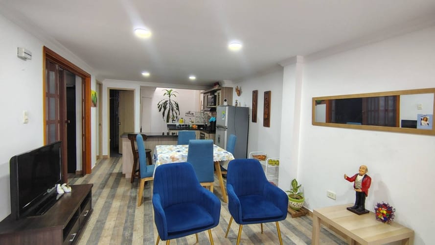 Edificio en venta en La Gloria, Medellín, 413 m² · foto 3 de 24