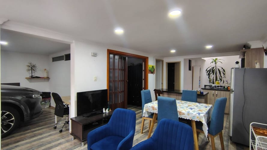 Edificio en venta en La Gloria, Medellín, 413 m² · foto 4 de 24