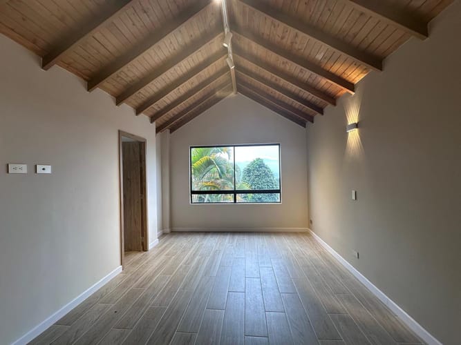 Casa de 3 alcobas en venta en El Poblado, Medellín, 195 m² · foto 2 de 18