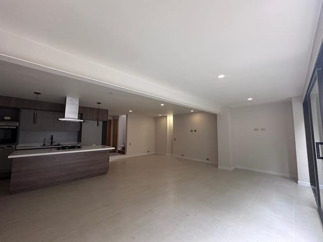Casa de 3 alcobas en venta en El Poblado, Medellín, 195 m² · foto 7 de 18