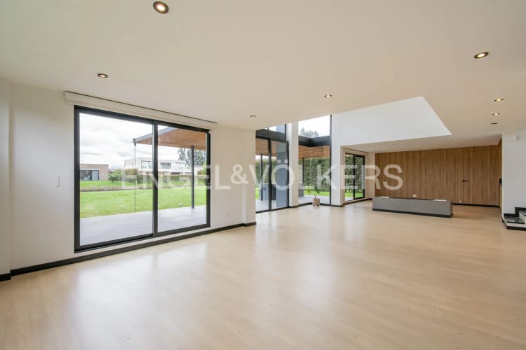 Casa de 4 alcobas en venta en Fusca, Chía, 340 m² · foto 2 de 20