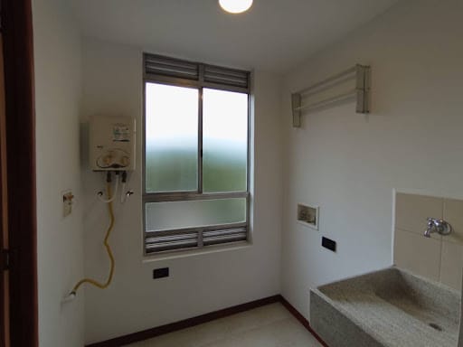 Apartamento de 2 alcobas en arriendo en Simesa, Medellín, 82 m² · foto 7 de 16
