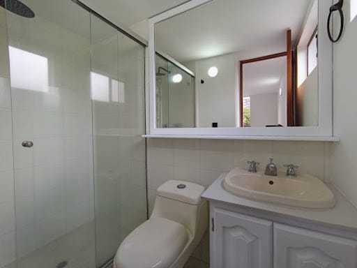 Apartamento de 2 alcobas en arriendo en Simesa, Medellín, 82 m² · foto 10 de 16