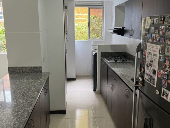 Apartamento de 3 alcobas en venta en Las Lomitas, Envigado, 72 m² · foto 5 de 17