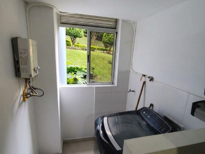 Apartamento de 3 alcobas en venta en Las Lomitas, Envigado, 72 m² · foto 6 de 17