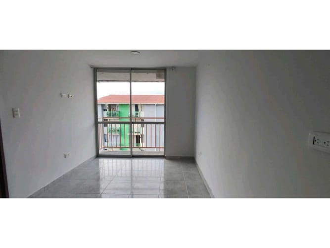 Apartamento de 2 alcobas en venta en Primero De Mayo, Armenia, 48 m² · foto 2 de 9