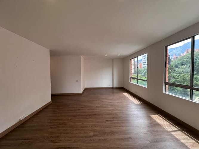 Apartamento de 3 alcobas en arriendo en El Poblado, Medellín, 200 m² · foto 10 de 19