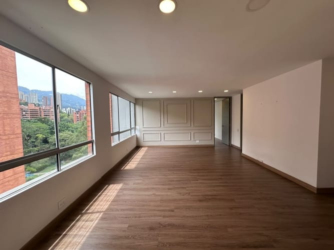 Apartamento de 3 alcobas en arriendo en El Poblado, Medellín, 200 m² · foto 12 de 19