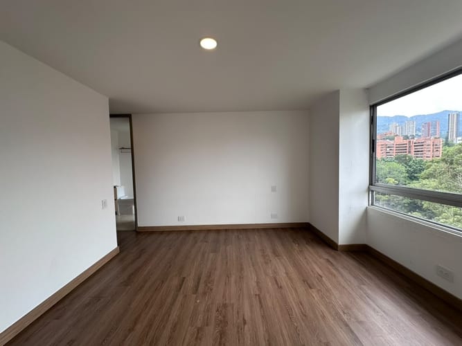 Apartamento de 3 alcobas en arriendo en El Poblado, Medellín, 200 m² · foto 11 de 19