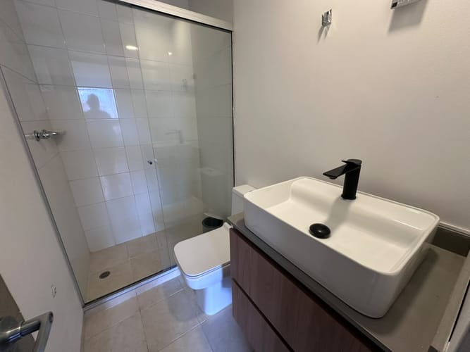 Apartamento de 3 alcobas en arriendo en El Poblado, Medellín, 200 m² · foto 17 de 19