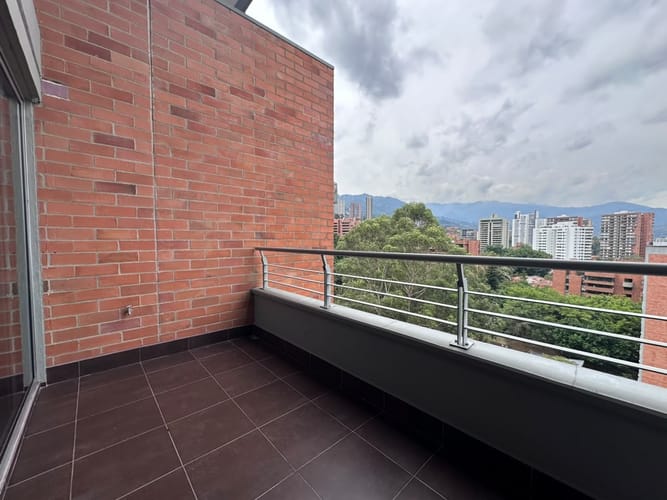 Apartamento de 3 alcobas en arriendo en El Poblado, Medellín, 200 m² · foto 18 de 19