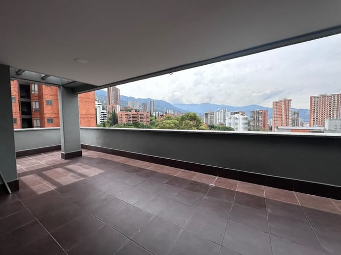 Apartamento de 3 alcobas en arriendo en El Poblado, Medellín, 200 m² · foto 19 de 19