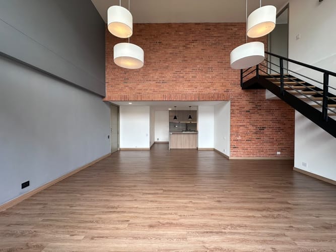 Apartamento de 3 alcobas en arriendo en El Poblado, Medellín, 200 m² · foto 3 de 19