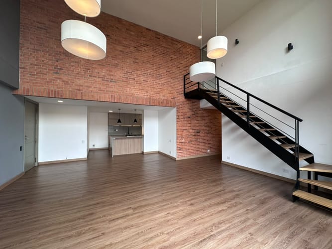 Apartamento de 3 alcobas en arriendo en El Poblado, Medellín, 200 m² · foto 2 de 19