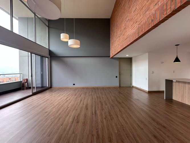 Apartamento de 3 alcobas en arriendo en El Poblado, Medellín, 200 m² · foto 6 de 19