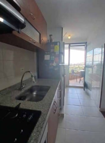 Apartamento de 3 alcobas en venta en La Gaviota, Ibagué, 80 m² · foto 4 de 12