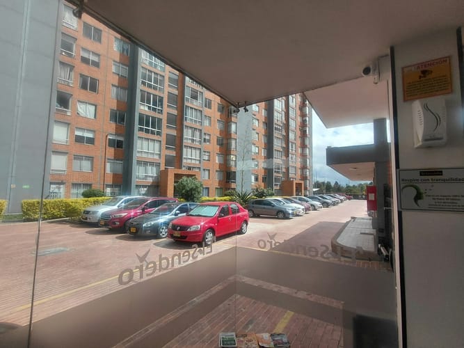 Apartamento de 3 alcobas en venta en La Felicidad, Bogotá, 59 m² · foto 2 de 19