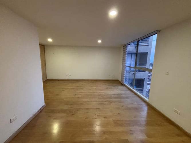 Apartamento de 3 alcobas en venta en Ub. Los Parrales, Ibagué, 102 m² · foto 2 de 14
