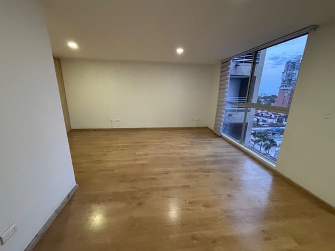 Apartamento de 3 alcobas en venta en Ub. Los Parrales, Ibagué, 102 m² · foto 4 de 14