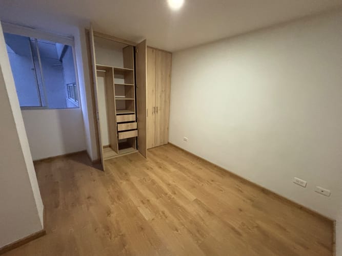 Apartamento de 3 alcobas en venta en Ub. Los Parrales, Ibagué, 102 m² · foto 9 de 14