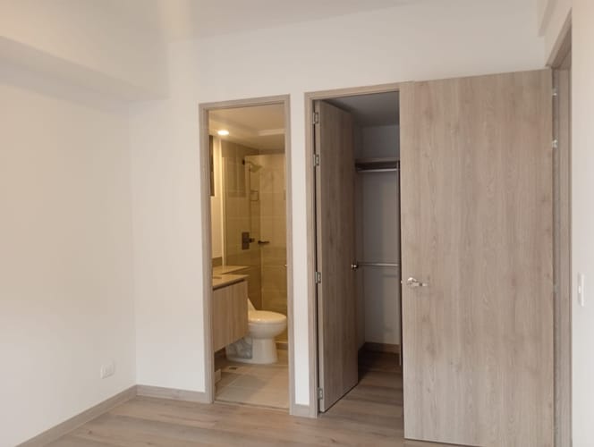 Apartamento de 2 alcobas en arriendo en El Poblado, Medellín, 61 m² · foto 7 de 13