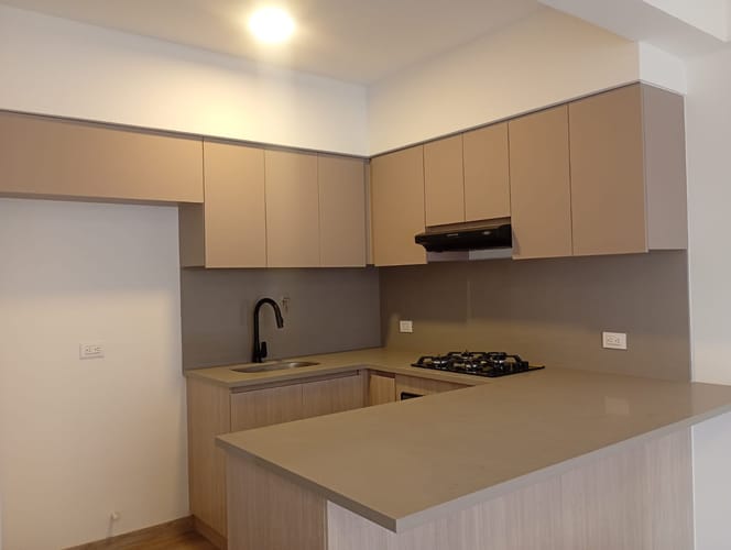 Apartamento de 2 alcobas en arriendo en El Poblado, Medellín, 61 m² · foto 5 de 13