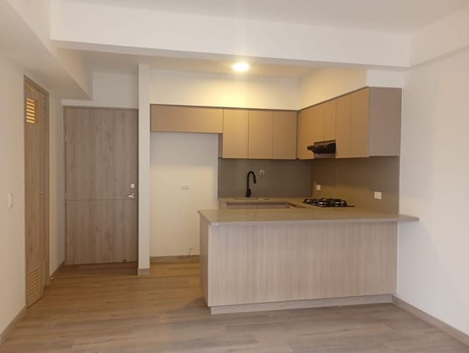 Apartamento de 2 alcobas en arriendo en El Poblado, Medellín, 61 m² · foto 3 de 13